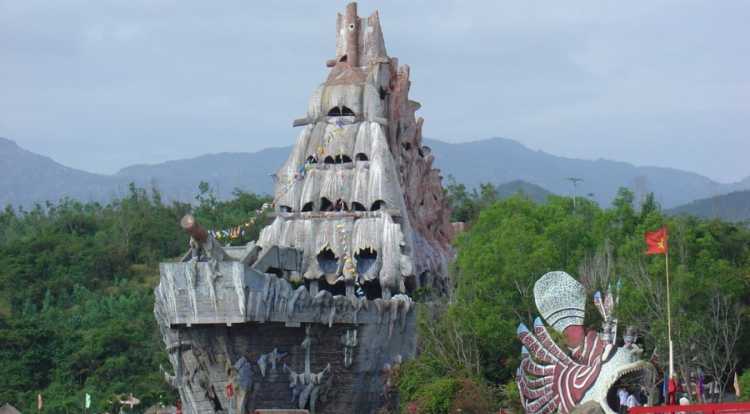 Tour Hòn Sỏi - Hồ cá Trí Nguyên Nha Trang - Lặn biển/ đi bộ dưới biển